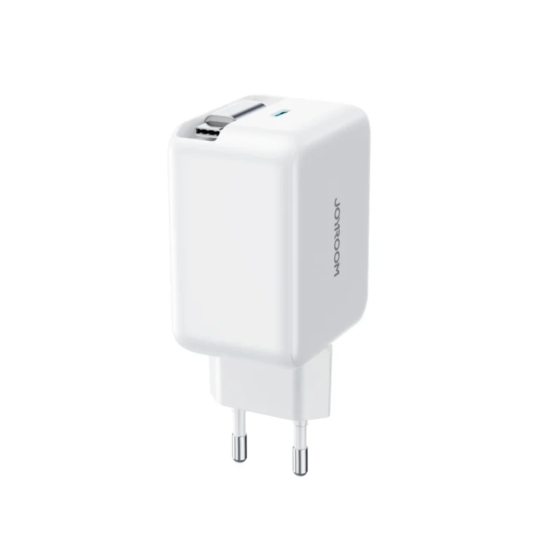 JR-TCL06 67W GaN Charger with Retractable Cable (EU)